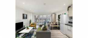 A Splash of Color: Spacious & Funky 3-BR Flat
